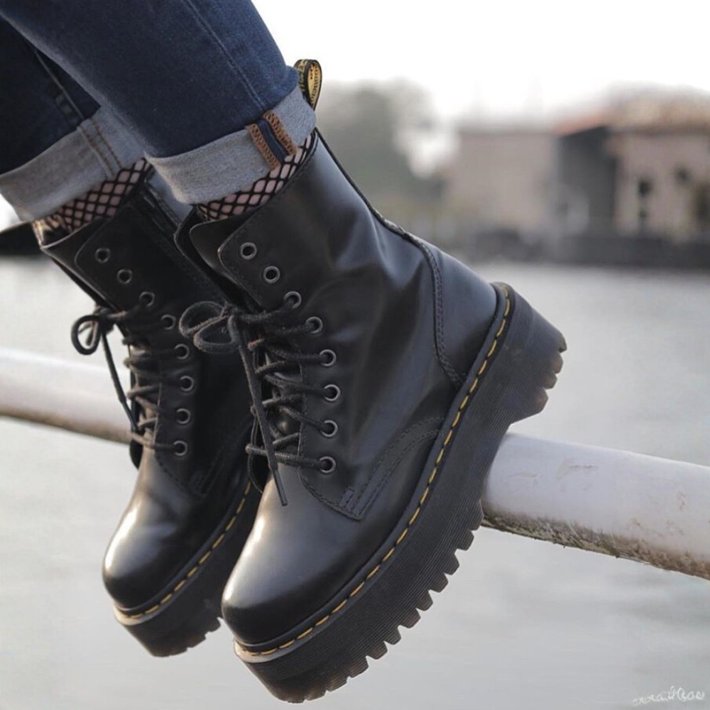 Martens | Damers Stilrena Klassiska Vardagsstövlar